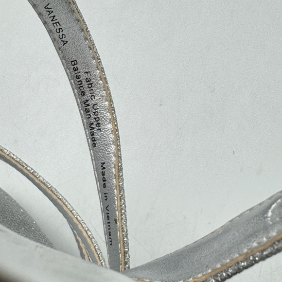 NEW Naturalizer Vanessa Dress Sandal US Size 7 READ - Picture 9 of 10